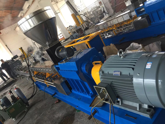 康發雙螺桿擠出機