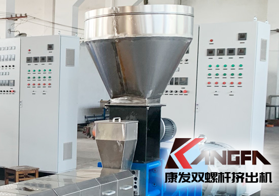 雙螺桿擠出機喂料系統(tǒng)定量加料、攪拌料斗料位控制特點。合理的方案設計，不僅滿足了系統(tǒng)的工藝要求，并且大大降低了工程制造及生產(chǎn)運營成本。