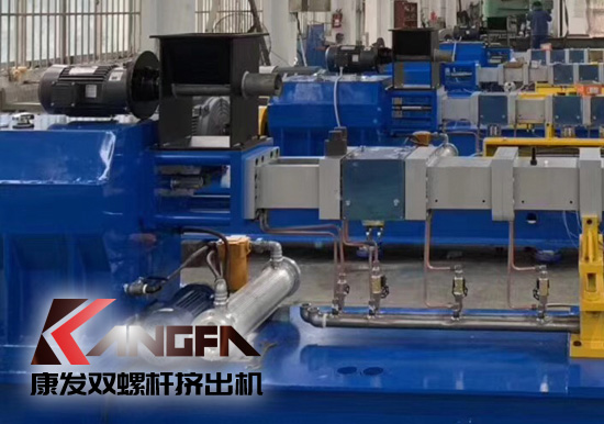 雙階式雙螺桿擠出機機組錐形雙螺桿和機筒、真空泵、電機等主要部件介紹