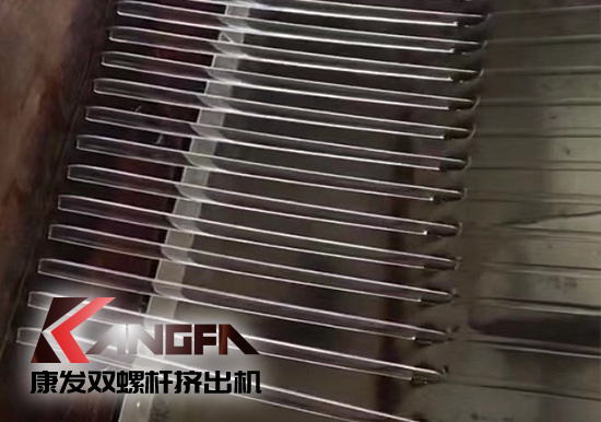 技術創新與發展，專注配混合改性裝備！熔噴料雙螺桿擠出機生產線設備交付,成功縮短交付日期！