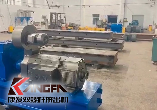 國慶又逢仲秋月圓，保安全、保質量、保工期，康發橡塑雙螺桿擠出機為實現業主按期交付目標而奮力沖刺
