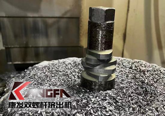 康發四大關鍵技術于一體綜合優勢！現代化制造平臺、關鍵零部件制造技術自我把控！提供雙螺桿擠出機及成套裝置交鑰匙工程！