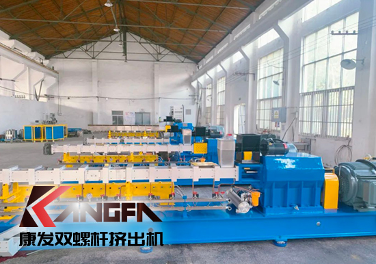 抗高溫戰(zhàn)酷暑，掀起生產(chǎn)熱潮——康發(fā)雙螺桿擠出機(jī)生產(chǎn)車間高溫“烤”驗(yàn)不服“暑”