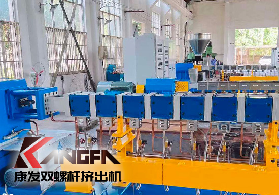 從輸送機(jī)理、工藝及配方、螺桿組合、混煉塑化能力及應(yīng)用等方面具體比較單、雙螺桿擠出機(jī)區(qū)別