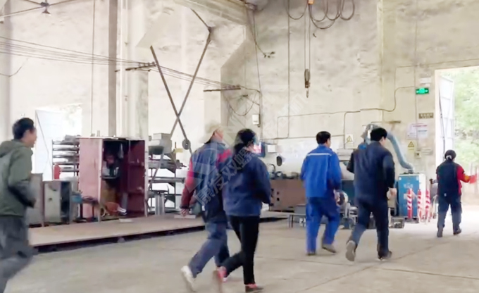 南京康發雙螺桿擠出機開展危險化學品泄露突發環境事件現場處置方案及應急預案演練