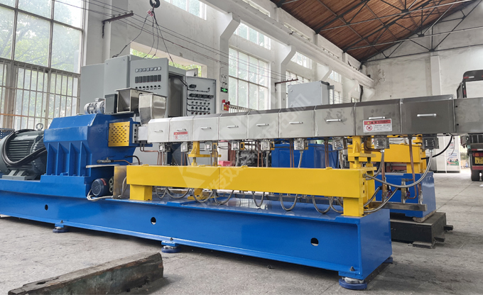 高扭矩、高精度，多種機型可供選擇——康發75雙螺桿擠出造粒設備