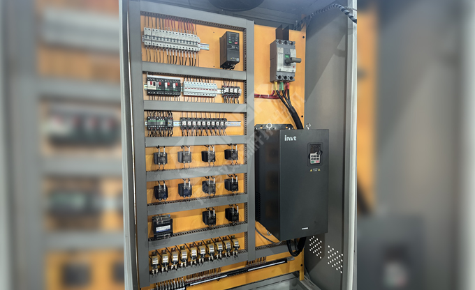 雙螺桿擠出造粒機及其零配件設(shè)計和制造源頭廠家！設(shè)備運行穩(wěn)定，性價比卓越，售后服務(wù)無憂！