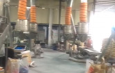 康發多年老客戶雙螺桿擠出機車間一角，有序生產，業務紅火！