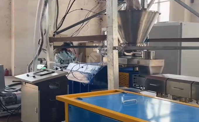 矢量喂料+DCS系統 康發雙螺桿擠出機