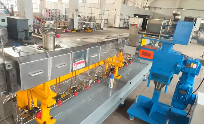 65高扭雙螺桿擠出機，玻纖增強帶側喂料，加熱棒機型